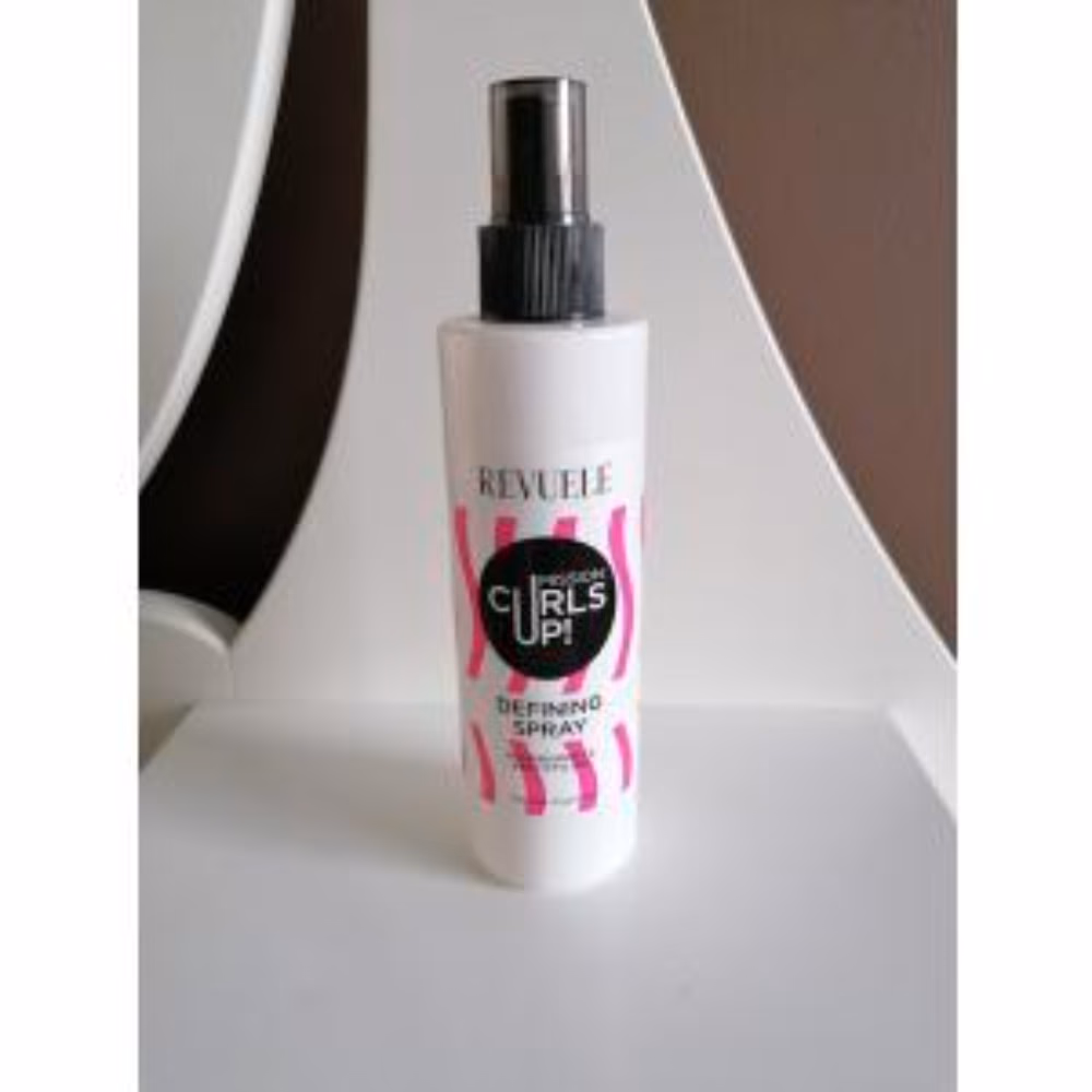 Revuele Curls Up Defining Spray 200Ml 3