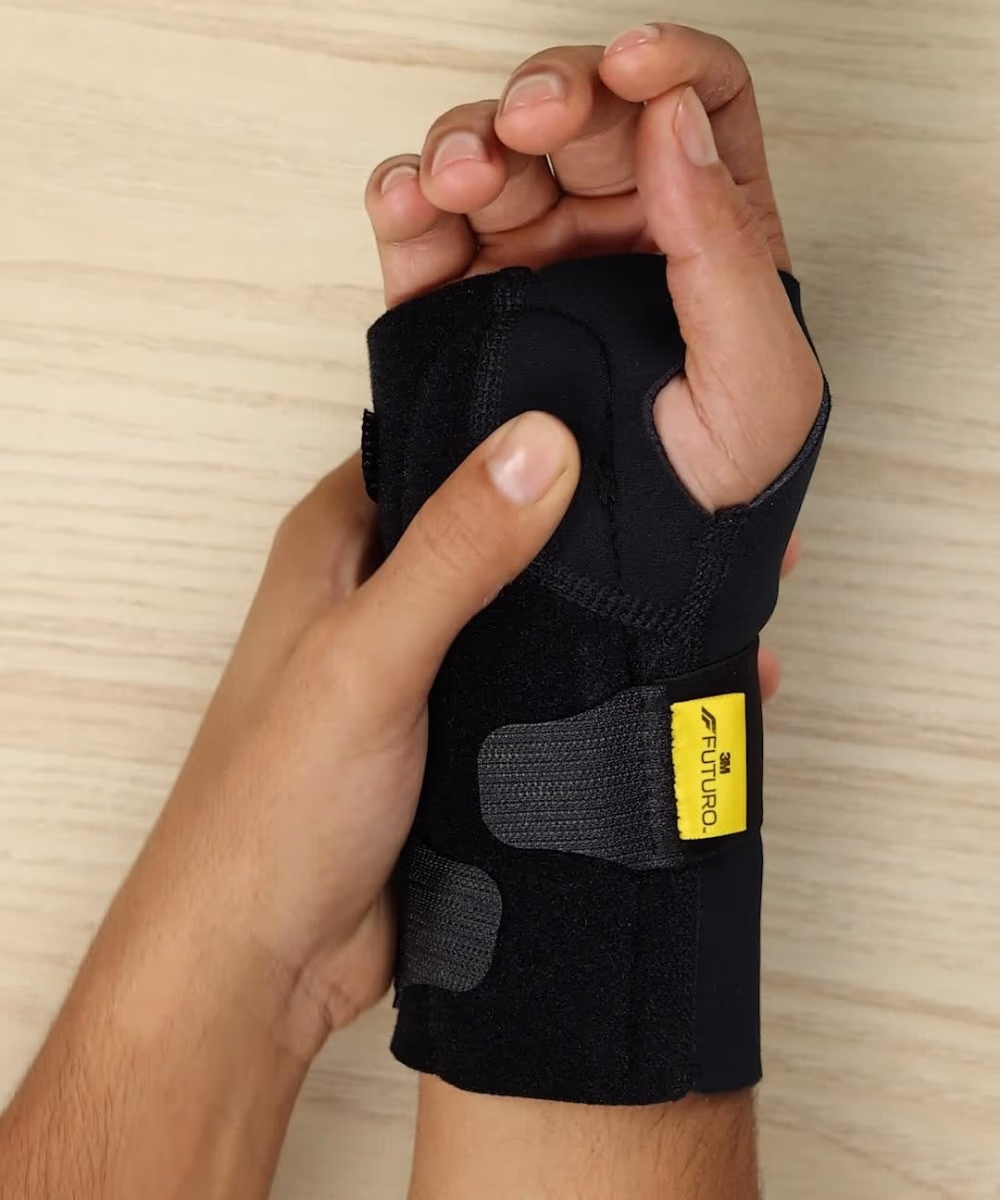 3M Futuro Wrist Compression Stabilizing Brace (48400) - Right Hand - Small/Medium Size - 1 Wrist Brace 4