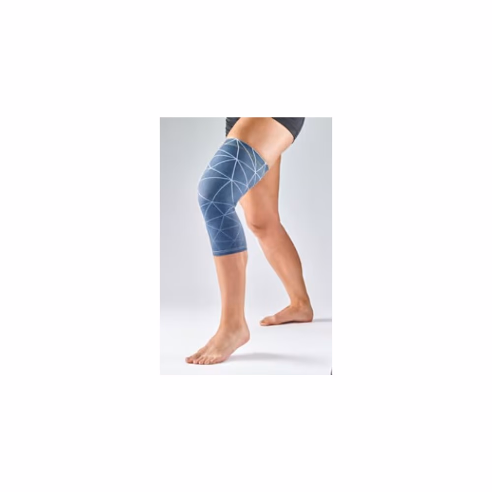 3M Futuro Knee Performance Compression Sleeve (80101) - Small/Medium Size - 1 Knee Sleeve 3