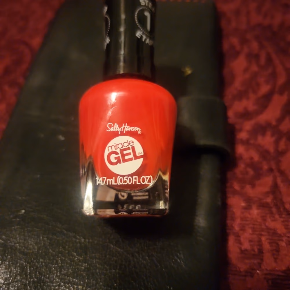 Sally Hansen Miracle Gel 439 Nail Polish 3