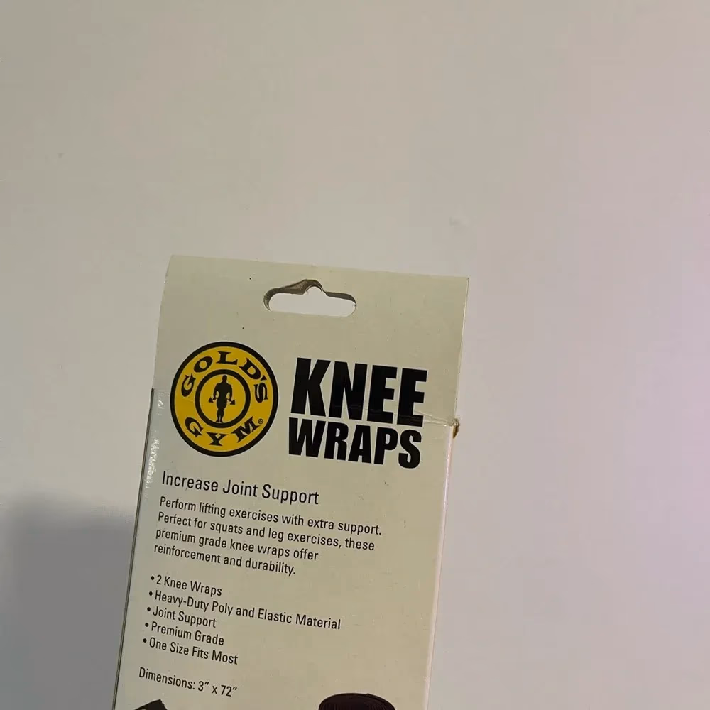Gold's Gym Knee Wrap 3