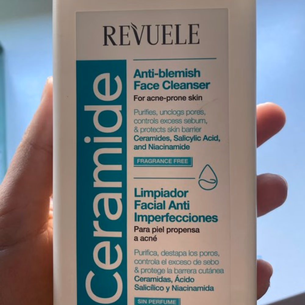 Revuele Ceramide Anti Blemish Face Cleanser 250Ml 4