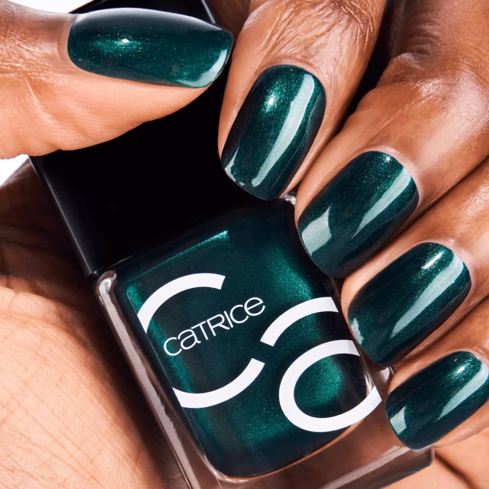 Catrice 158 Iconails Gel Lacquer Deeply in Green  5