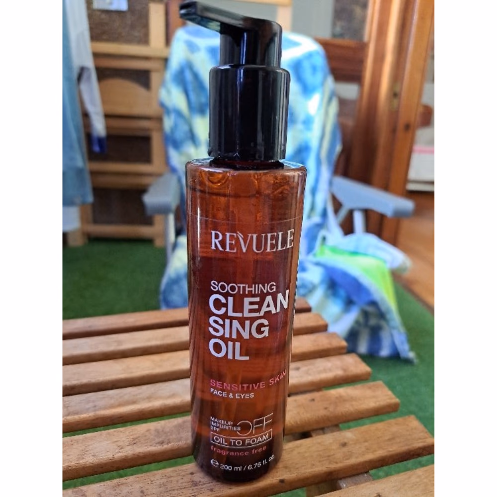 Revuele Soothing Cleansing Oil Sensitive Skin 200Ml 2
