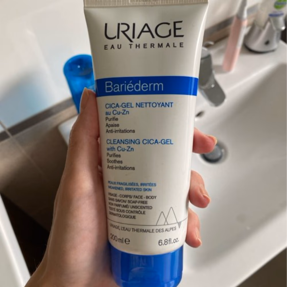 Uriage Bariederm Cleansing Gel 200ml 4