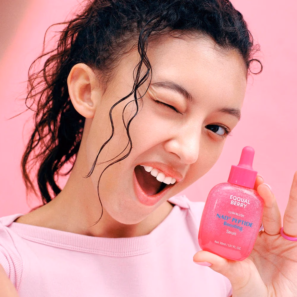 Eqqual Berry NAD+ Peptide Boosting Serum 30ml 3