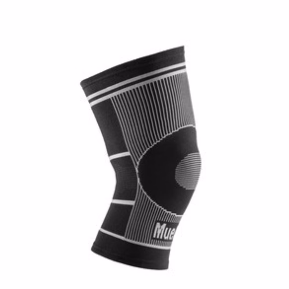 Mueller 4-Way Knee Support Small 6413 2