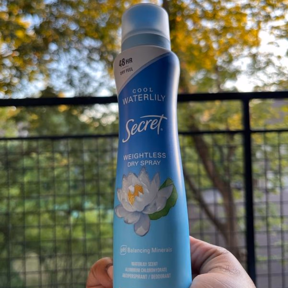 Secret Weightless Dry Spray Waterlily 116g – Refreshing Body Mist 2