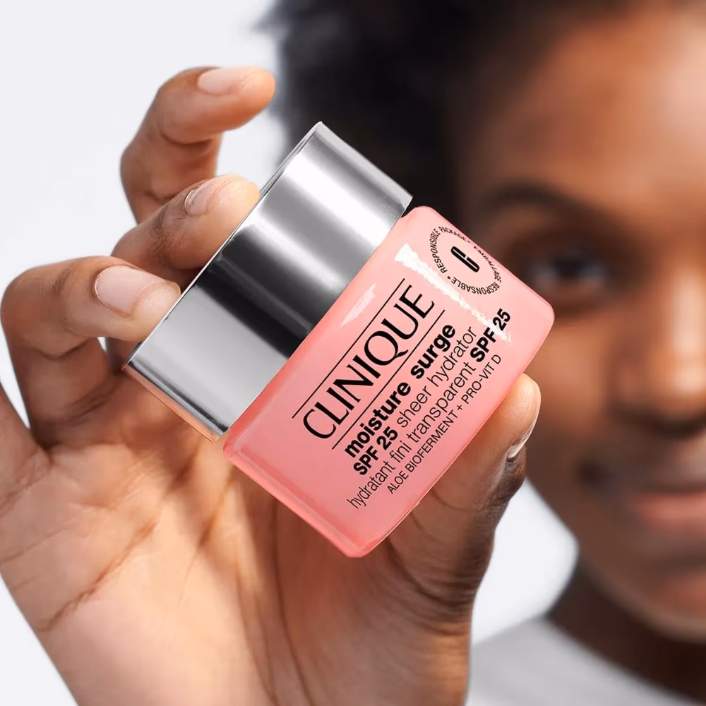 Clinique Moisture Surge SPF 25 Sheer Hydrator – Lightweight Daily Moisturizer with Sun Protection 2