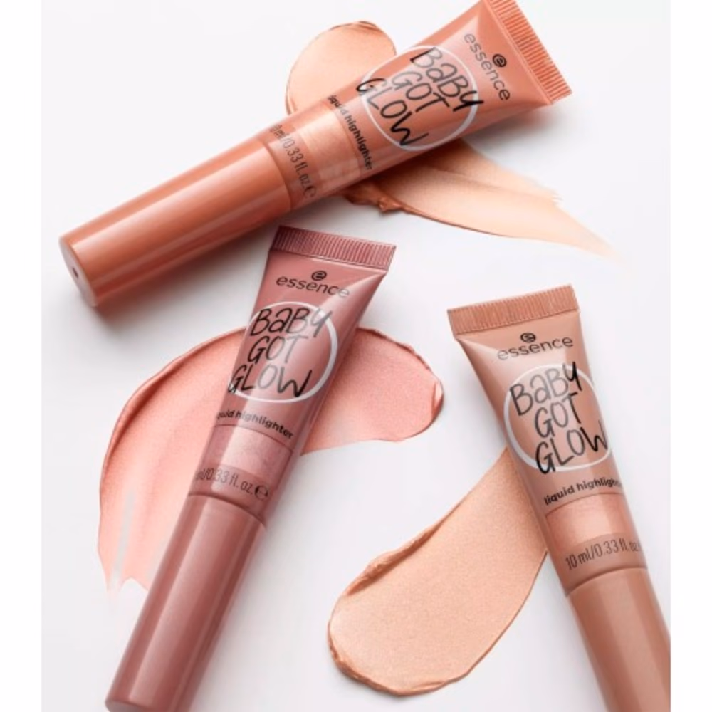 Essence Baby Got Glow Liquid Highlighter Shade 30 – Radiant Lightweight Illuminator for a Natural Glow 4
