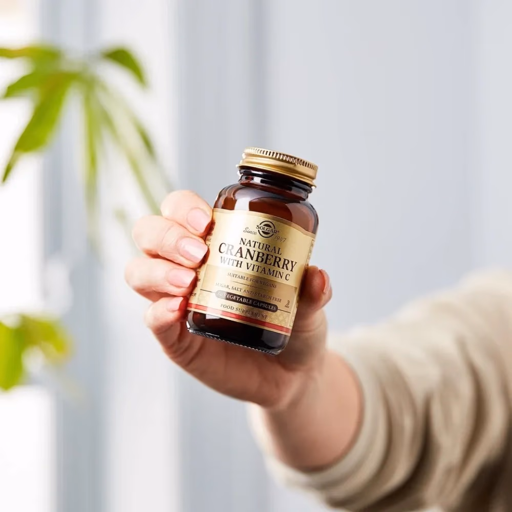 Solgar Naturally Cranberry with Vitamin C 60 Veg Capsules 2