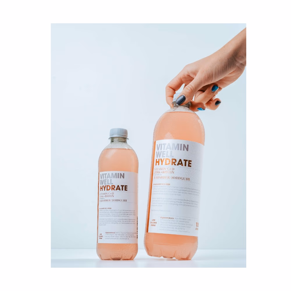 Vitamin Well Hydrate Rhubarb & Strawberry 500ml 2