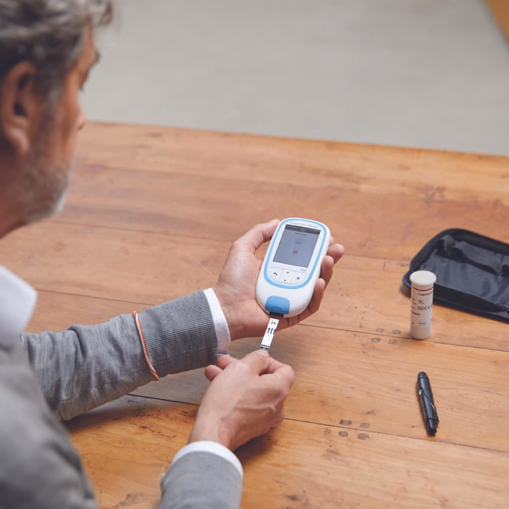 Roche CoaguChek INRange System Prothrombin Testing Self Monitor Device 3