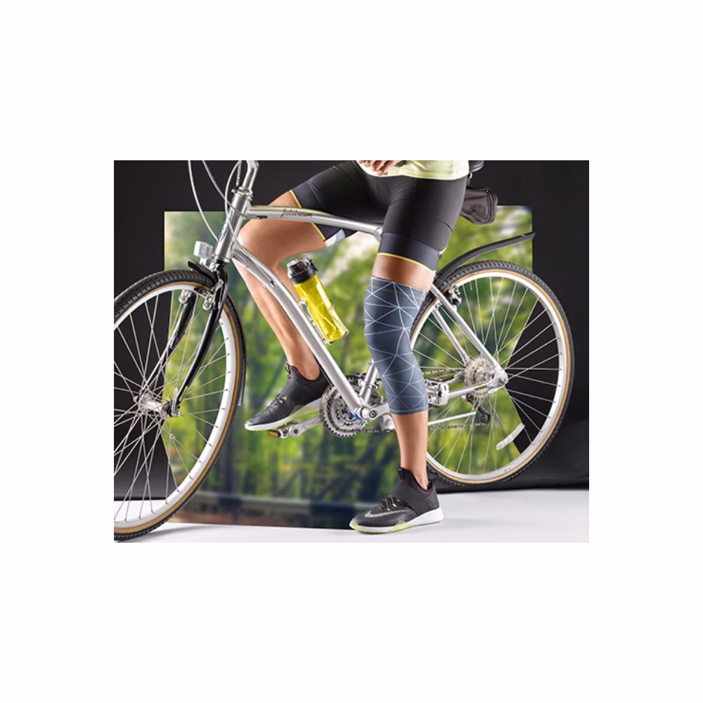 3M Futuro Knee Performance Compression Sleeve (80101) - Small/Medium Size - 1 Knee Sleeve 2