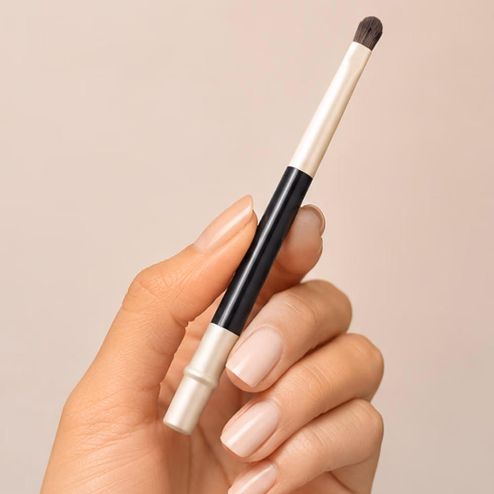 LOreal Paris Makeup Artiste Lip Brush 4