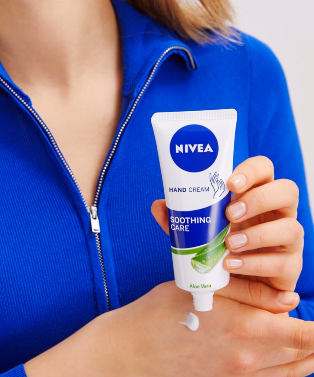 Nivea Soothing Care Hand and Nail Cream 75ml 4