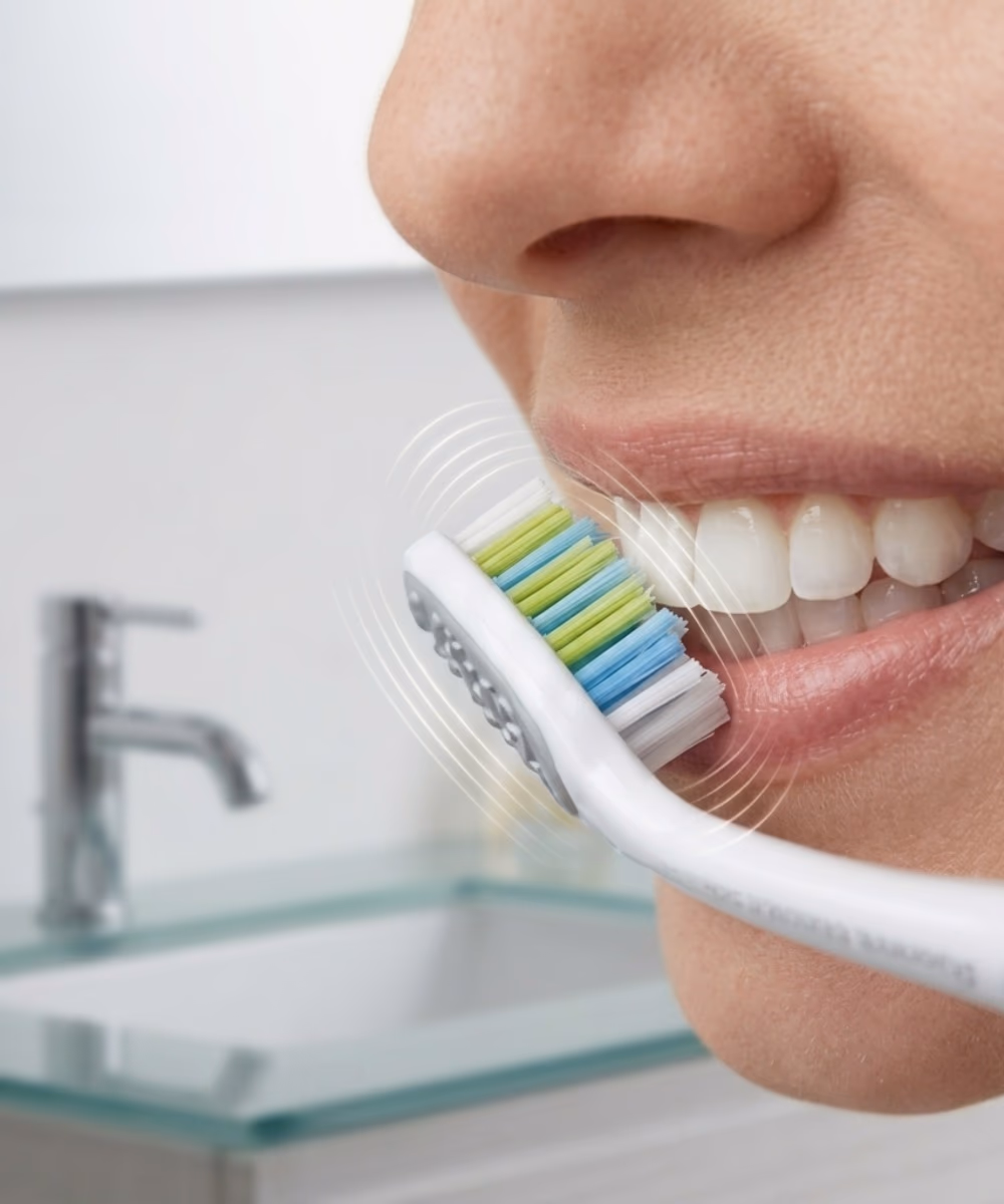 ORAL B Pulsar 3D White Whitening Therapy Soft Toothbrush 2