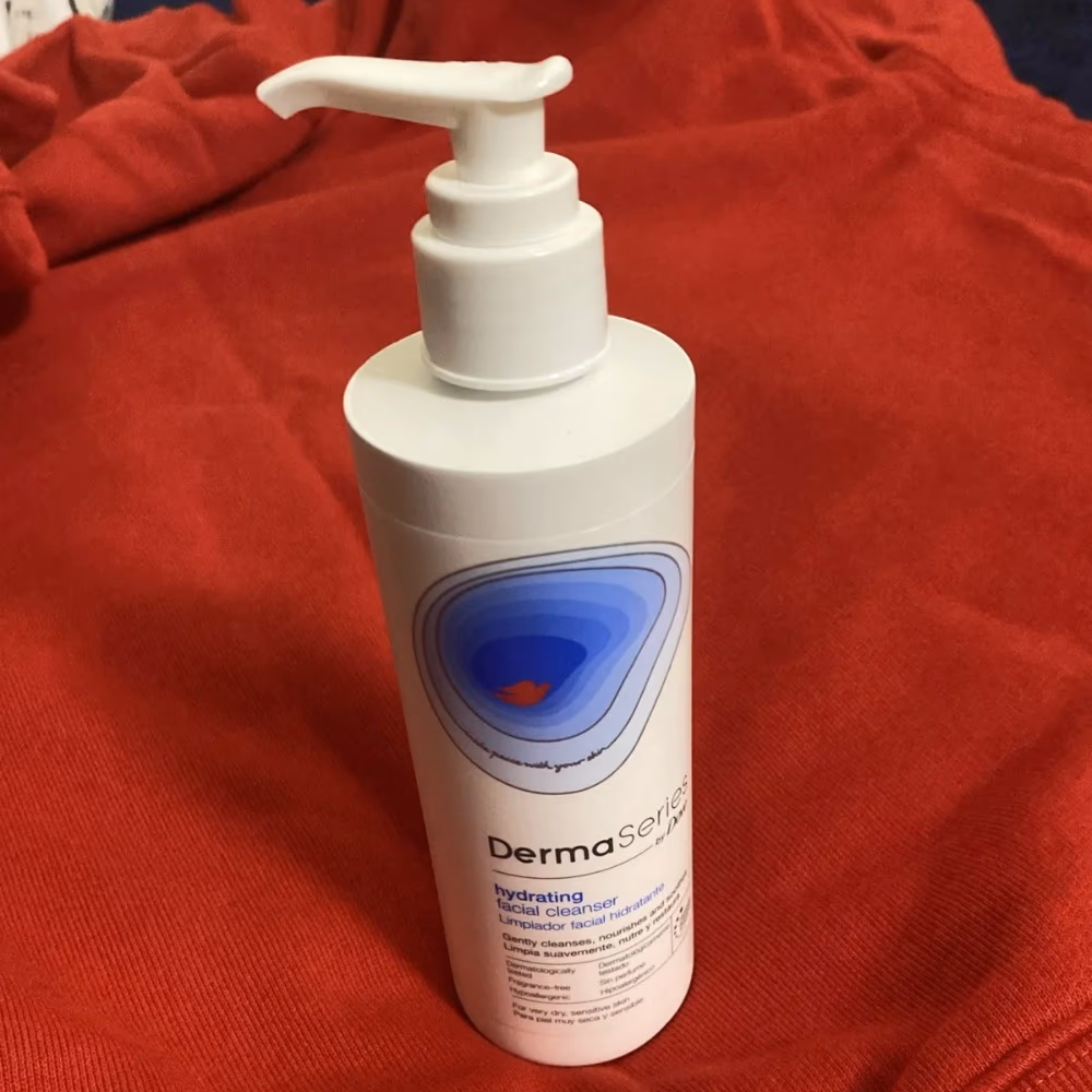 Dove DermaSeries Hydrating Facial Cleanser 250ml 3