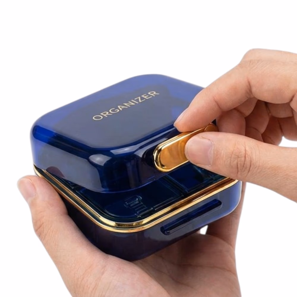 Pill Organizer Box With 7 Compartments Compact box 2