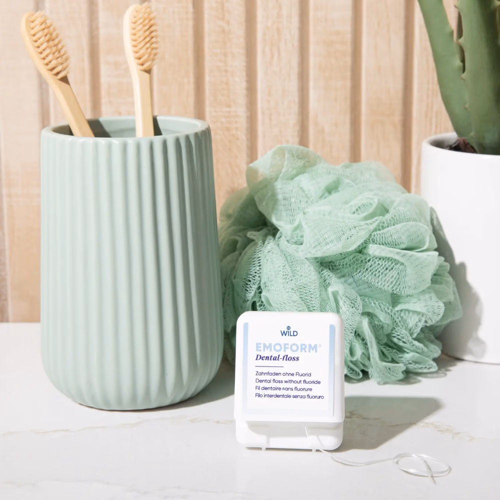 Emoform Dental Floss Unwaxed 50m 2