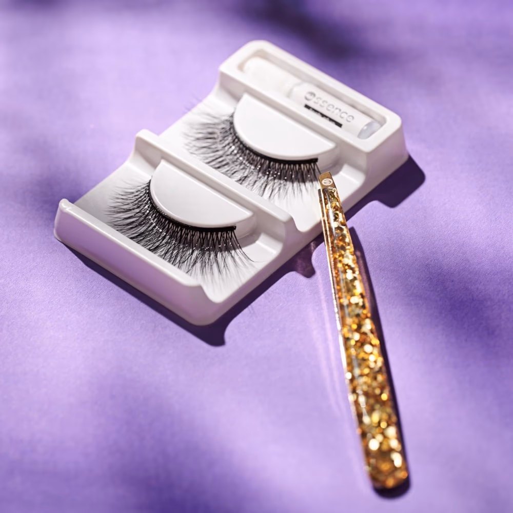 Essence 01 Golden Days Eyelash 3