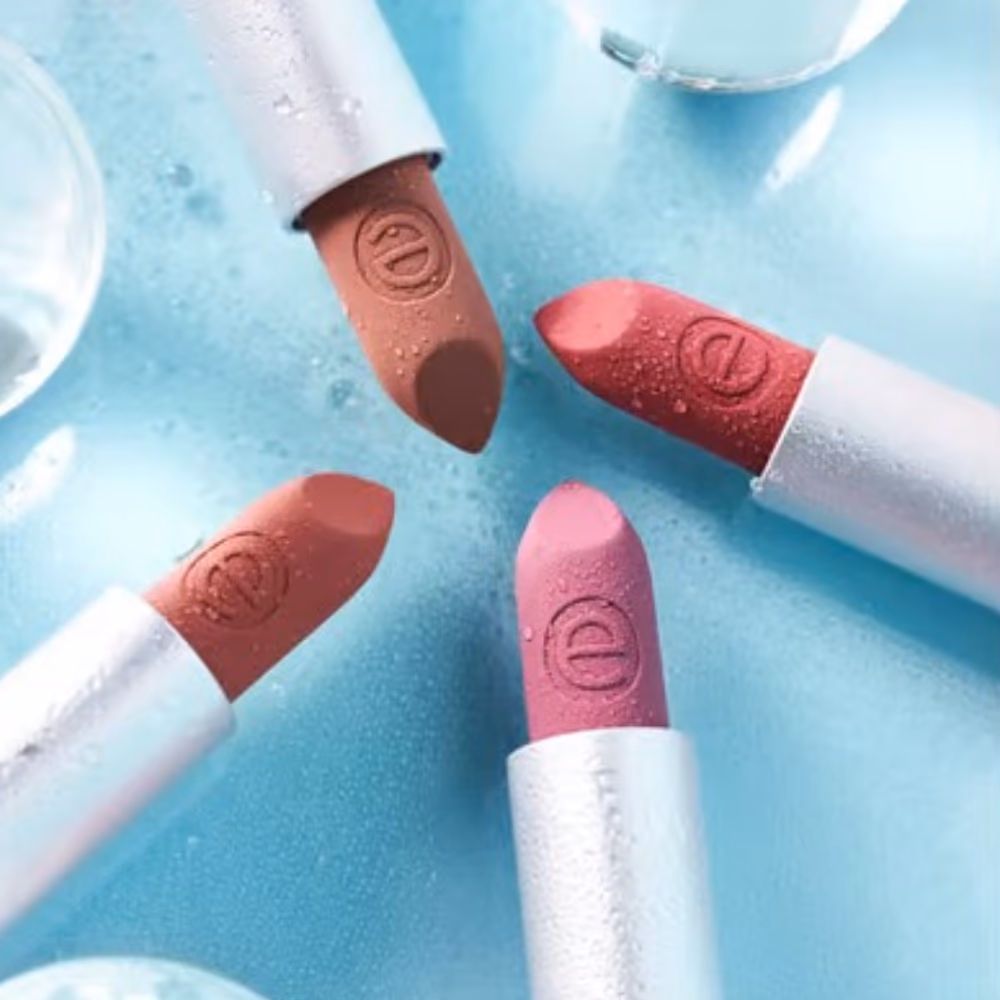 Essence 406 Hydra Matte Lipstick - Cherrific 3.5g 3