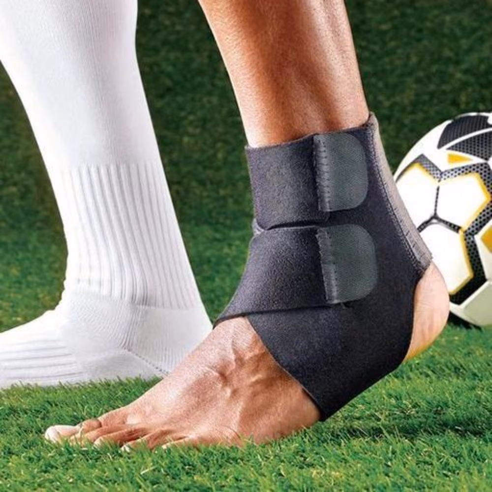 Futuro Sport Adjustable Moisture Control Ankle Support (48635) 2