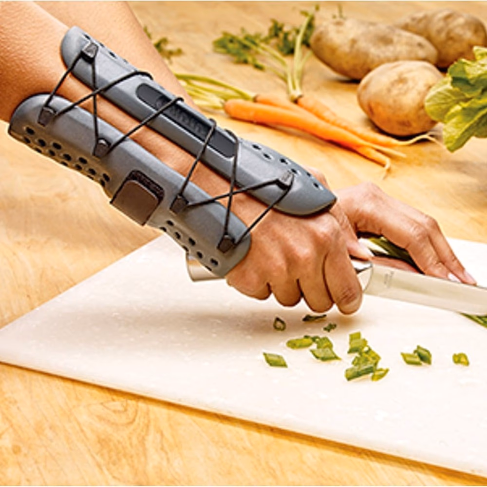 Futuro 19362 Water-Resistant Wrist Brace S-M Left 2