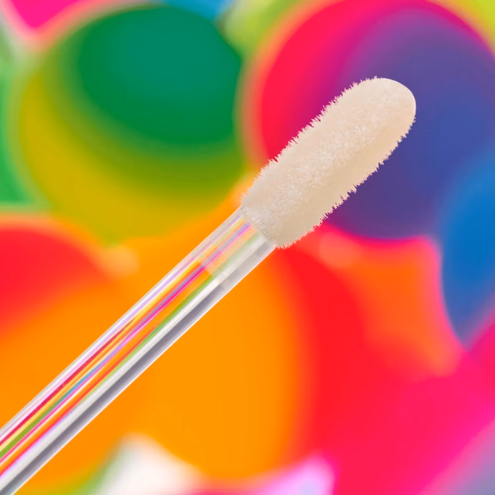 Essence Meta Glow Multi-Reflective Lipgloss 01 4