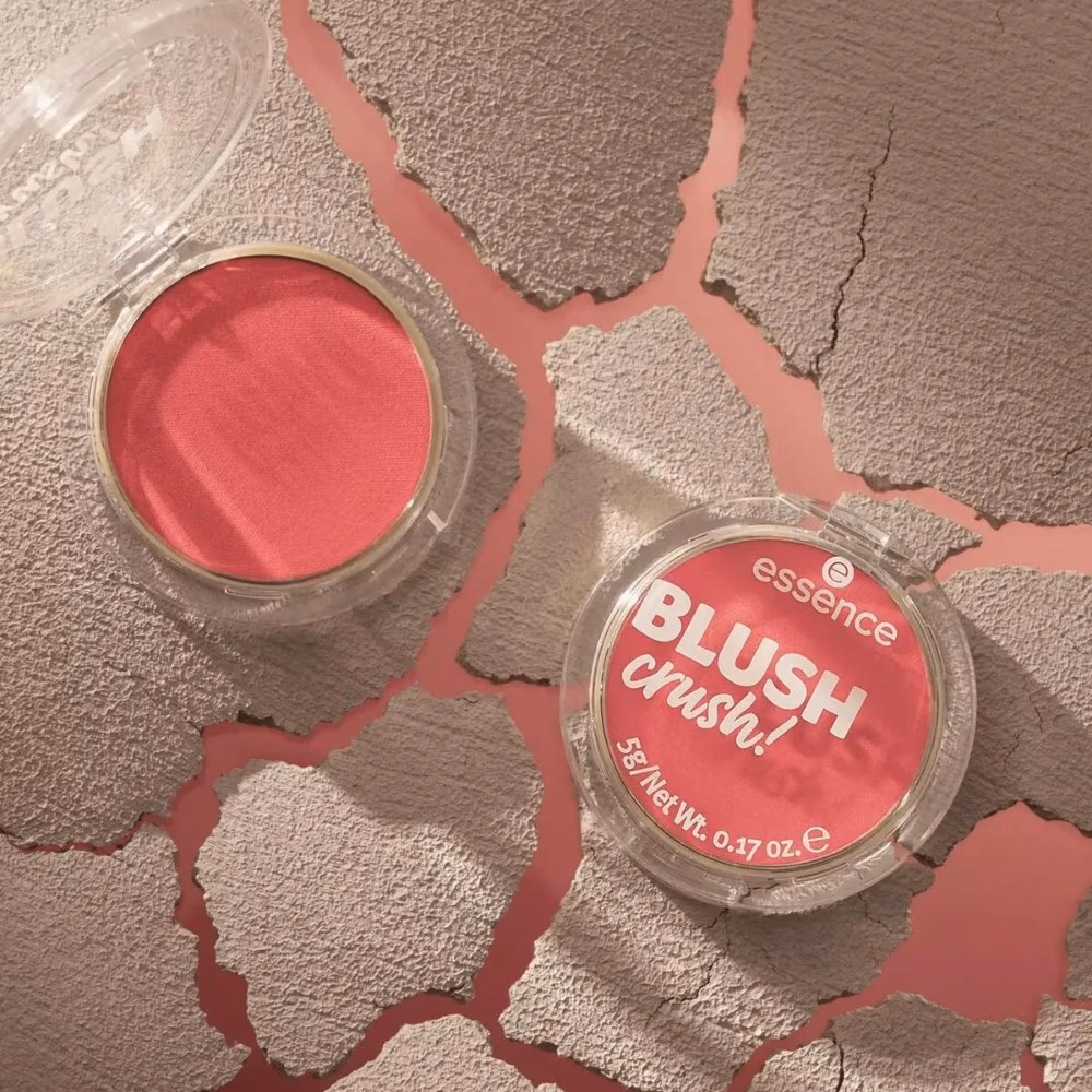 Essence Blush Crush Shade 30 – Soft Blendable Powder Blush for a Natural Flush 4