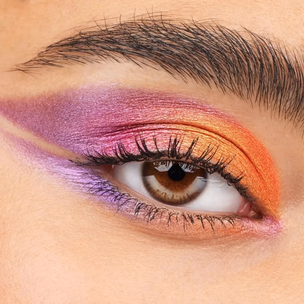 Essence Blooming Wings Eyeshadow Palette 04 – Pigmented Floral-Inspired Shades for Creative Eye Looks 3
