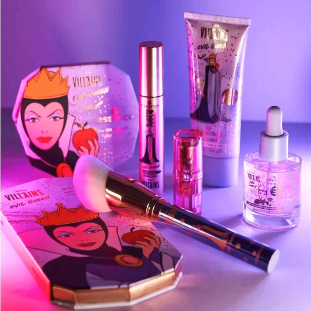 Essence Disney Villains Evil Queen Face Brush – Soft Powder Brush for Flawless Application 2