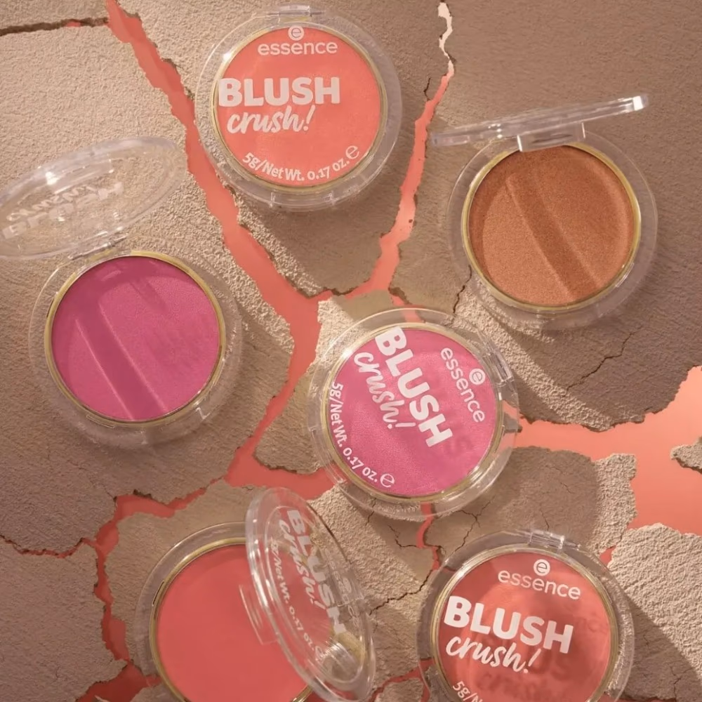 Essence Blush Crush Shade 30 – Soft Blendable Powder Blush for a Natural Flush 5