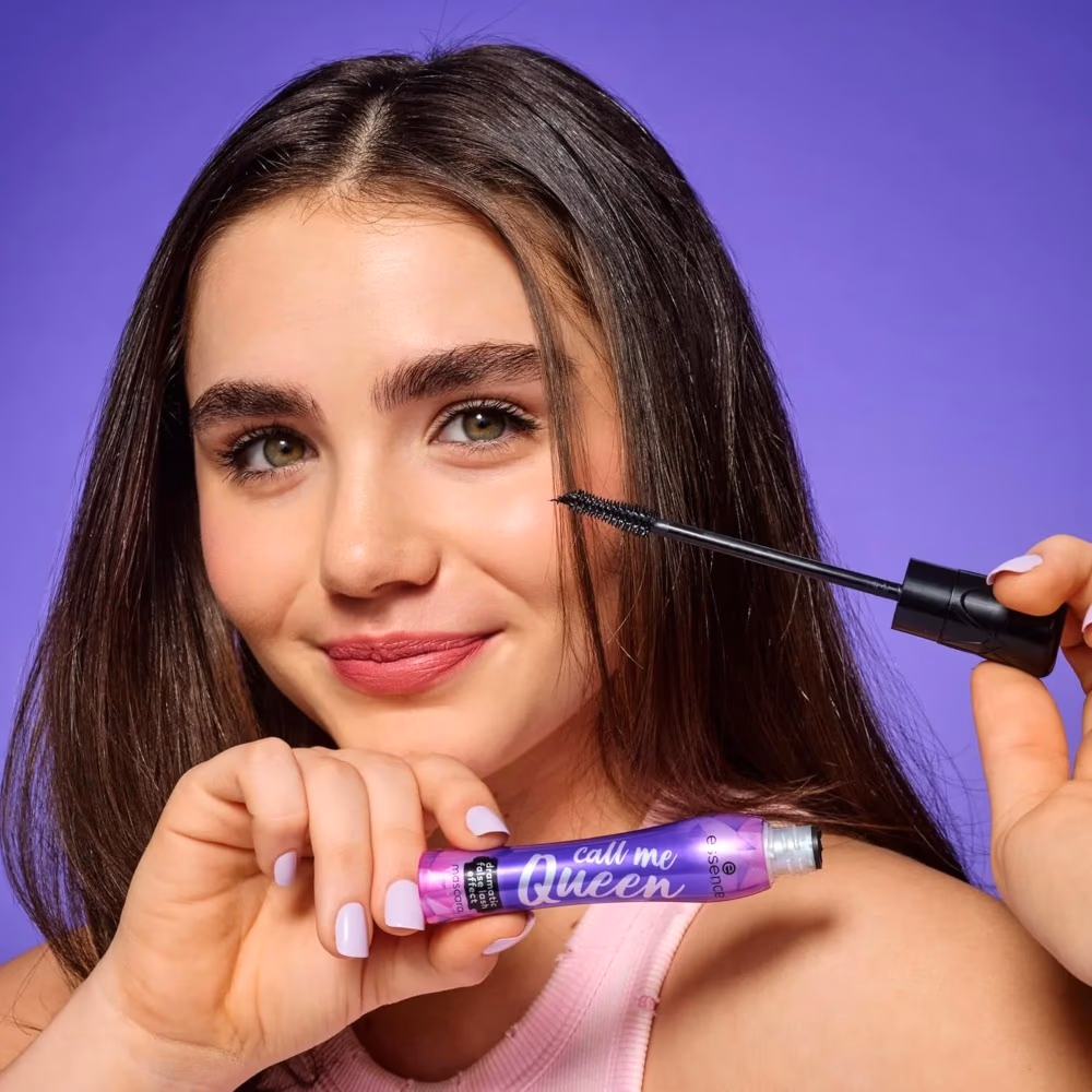 Essence Call Me Queen Dramatic False Lash Mascara – Volumizing & Lengthening Black Mascara 3