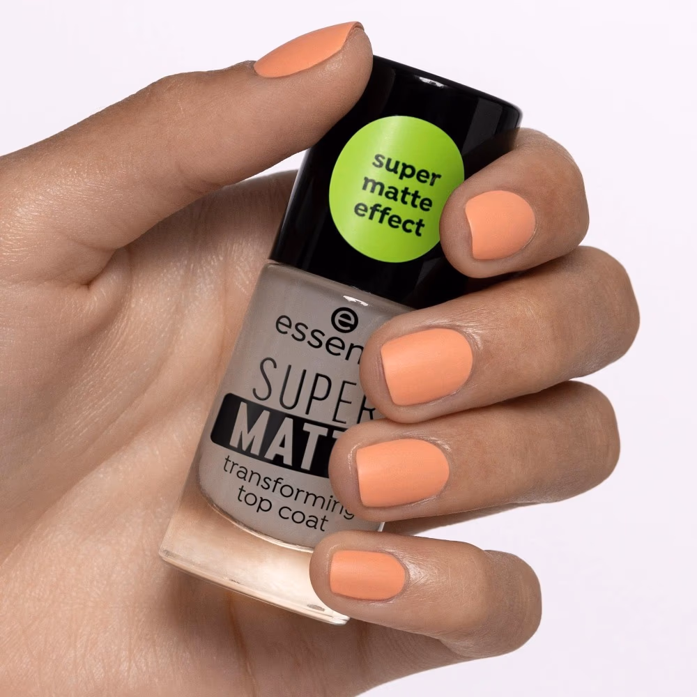 Essence Super Matte Transforming Top Coat 5