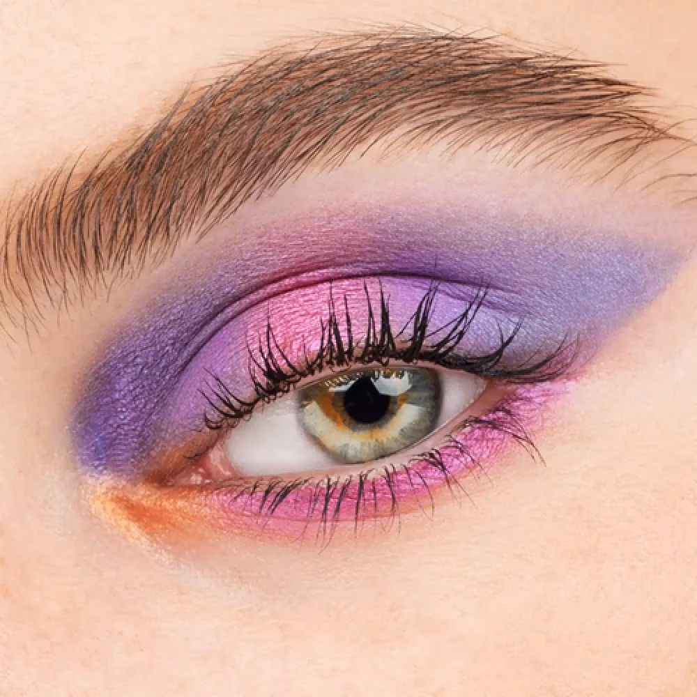 Essence Blooming Wings Eyeshadow Palette 04 – Pigmented Floral-Inspired Shades for Creative Eye Looks 4