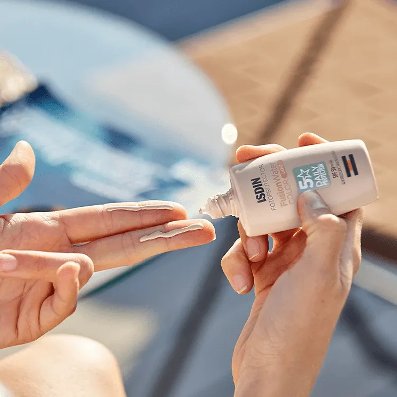 ISDIN Fotoprotector Fusion Water Color Light SPF50 - 50ml 4